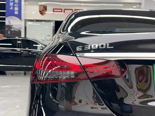 Mercedes-Benz E-Class — Фото автомобиля 10