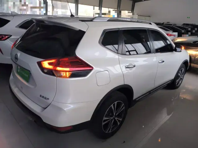 Nissan X-Trail — Фото автомобиля 4