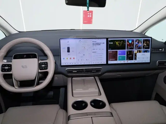 Li Auto MEGA — Фото автомобиля 26