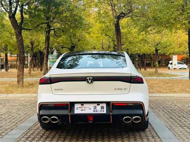 Changan UNI-V — Фото автомобиля 8