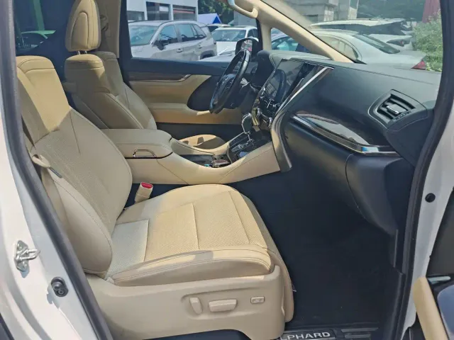 Toyota Alphard 2021 Hybrid 2.5L Premium — Фото автомобиля 10