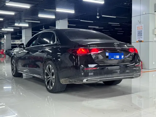 Mercedes-Benz E-Class — Фото автомобиля 10