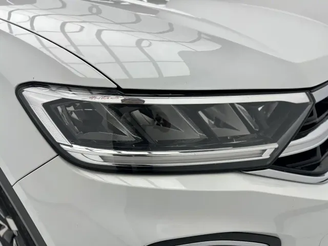 Volkswagen T-Roc — Фото автомобиля 10