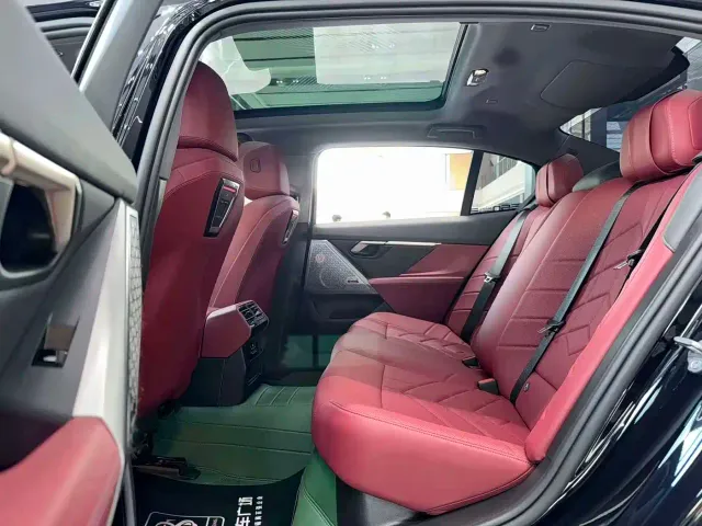 BMW 5 Series — Фото автомобиля 6