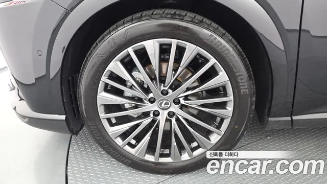 Lexus RX — Фото автомобиля 5