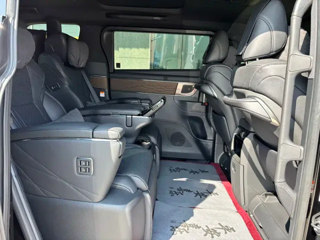 Toyota Alphard — Фото автомобиля 8