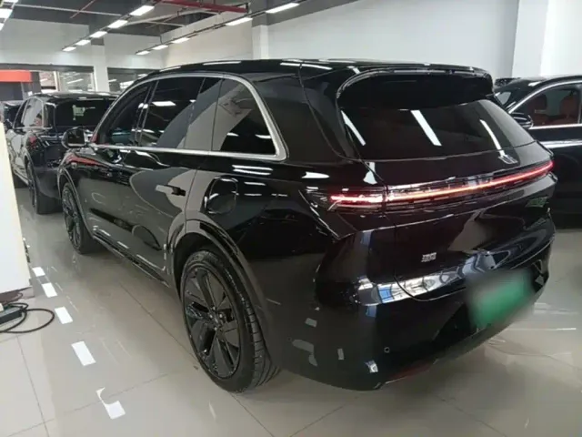 Li Auto L6 — Фото автомобиля 4