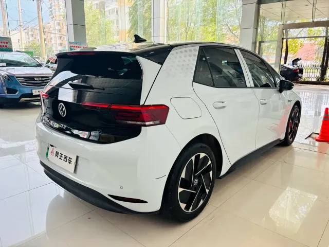 Volkswagen ID.3 — Фото автомобиля 5