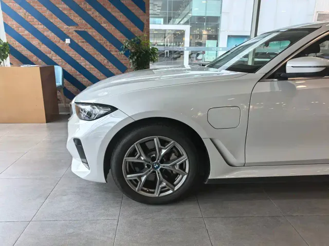 BMW i3 — Фото автомобиля 4