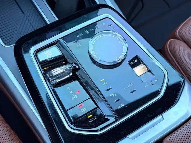 BMW 7 Series — Фото автомобиля 15