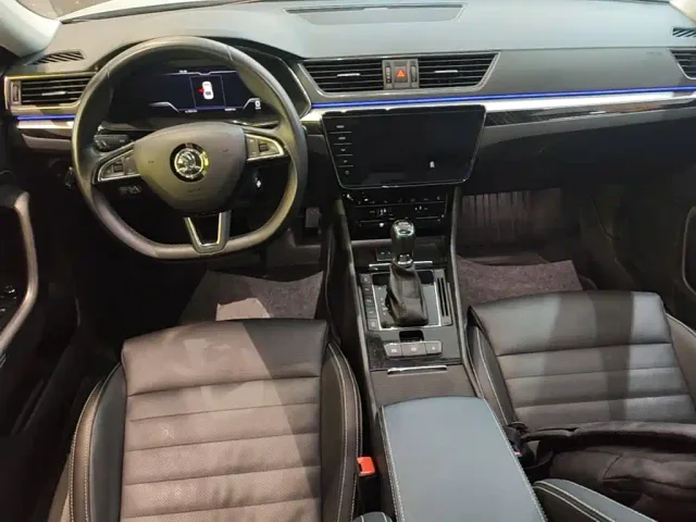 Skoda Superb — Фото автомобиля 9