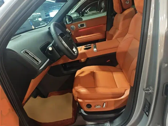 Li Auto L6 — Фото автомобиля 14
