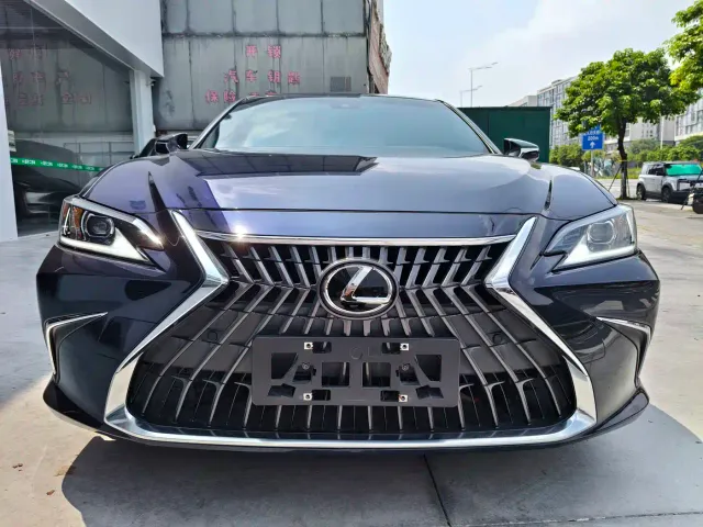 Lexus ES — Фото автомобиля 2