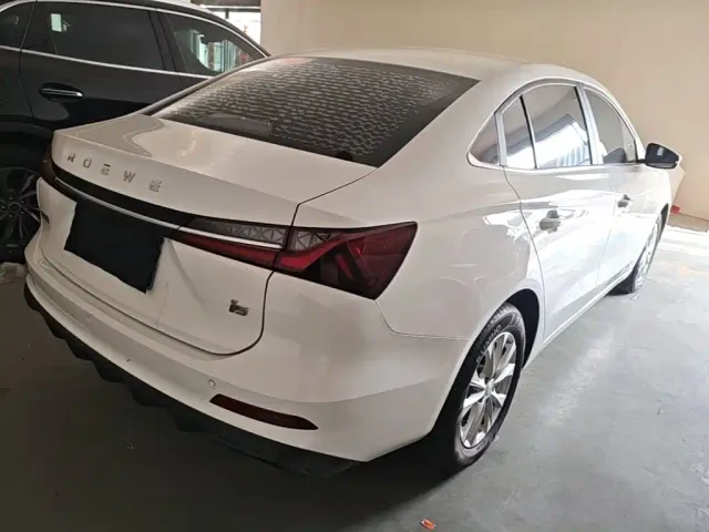 Roewe i5 — Фото автомобиля 6