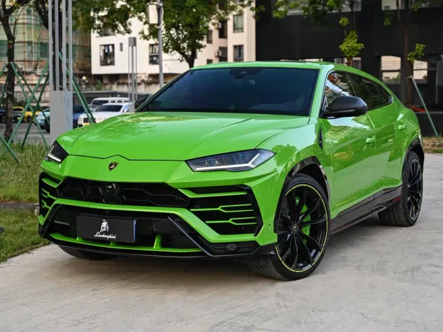 Фотография автомобиля — Lamborghini Urus