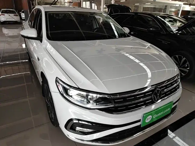 Volkswagen Bora — Фото автомобиля 3