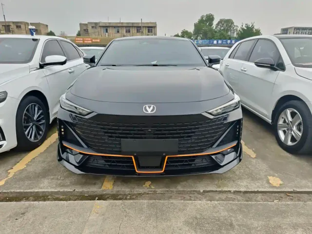 Changan UNI-V — Фото автомобиля 2