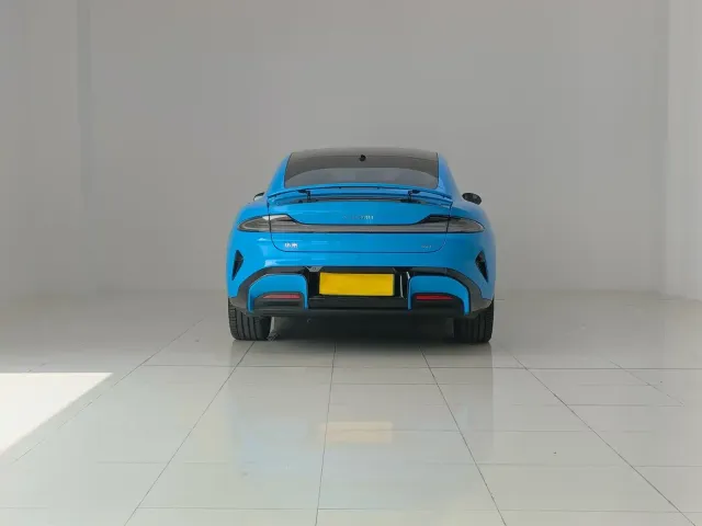 Xiaomi SU7 — Фото автомобиля 16