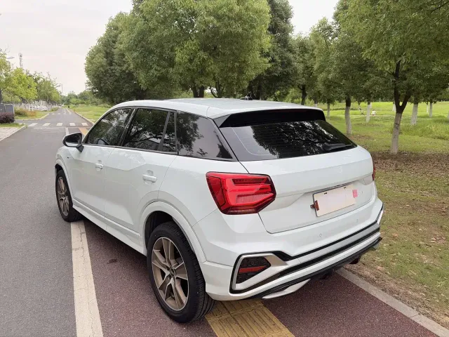 Audi Q2L — Фото автомобиля 6
