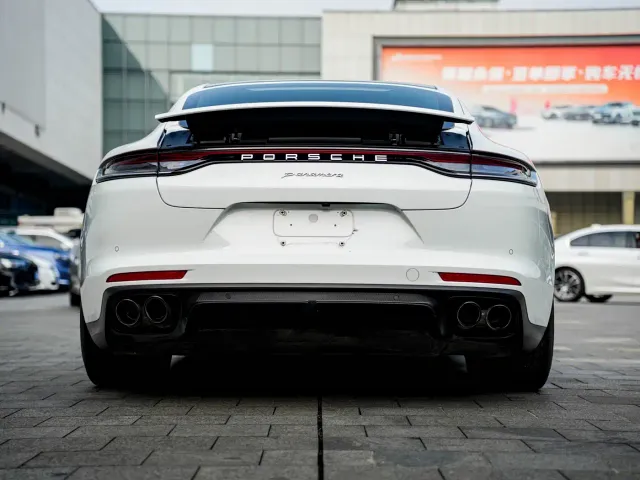 Porsche Panamera — Фото автомобиля 22
