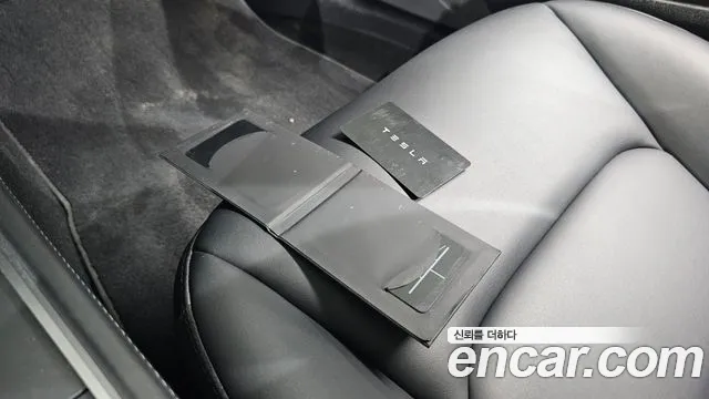 Tesla Model 3 — Фото автомобиля 15