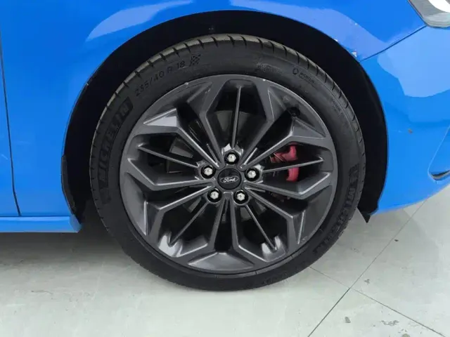 Ford Focus — Фото автомобиля 6