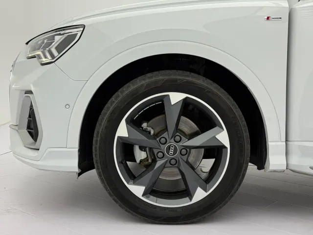 Audi Q3 — Фото автомобиля 22