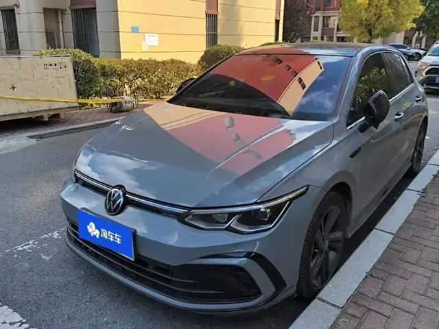 Фотография автомобиля — Volkswagen Golf