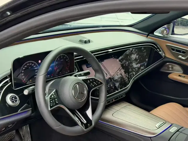 Mercedes-Benz E-Class — Фото автомобиля 7