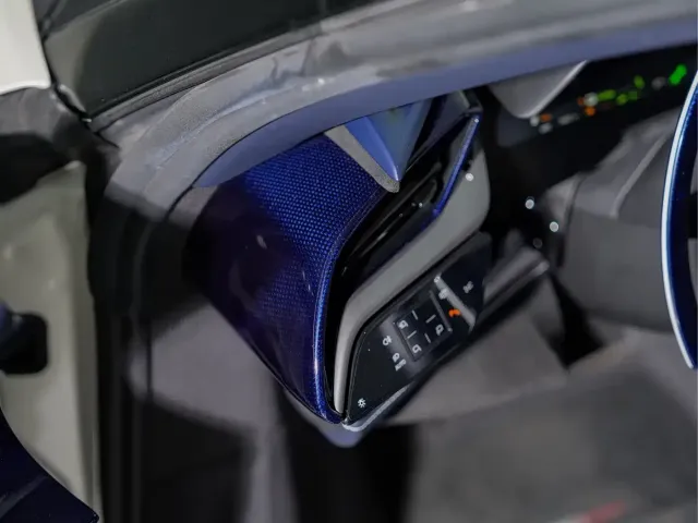 Ferrari SF90 2021 3.9T V8 Spider — Фото автомобиля 22