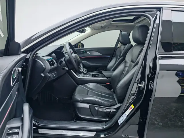 Hongqi H5 — Фото автомобиля 14