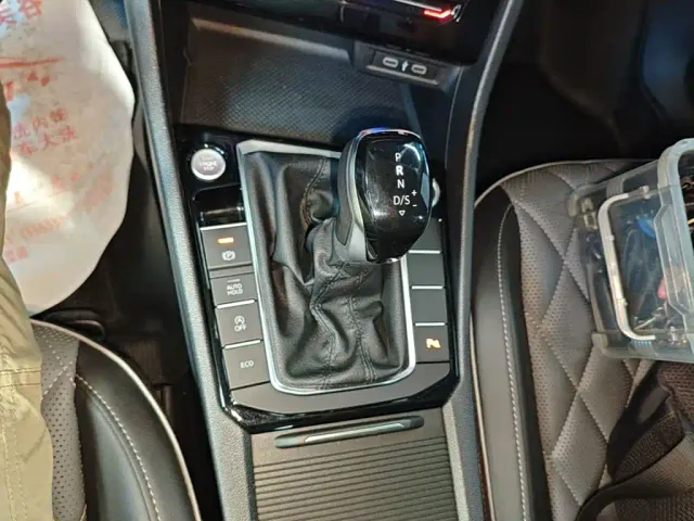 Volkswagen Sagitar — Фото автомобиля 13