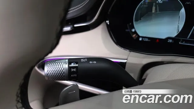 Genesis GV70 — Фото автомобиля 30