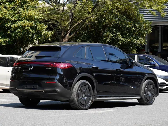 Mercedes-Benz EQE SUV — Фото автомобиля 5
