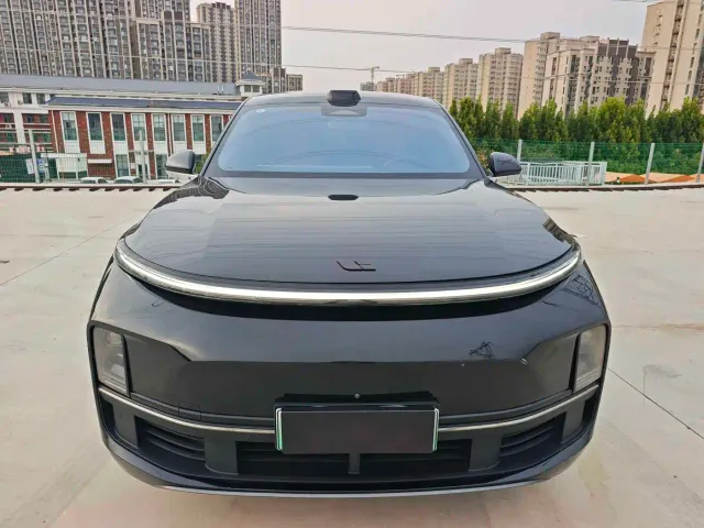 Li Auto L9 — Фото автомобиля 2