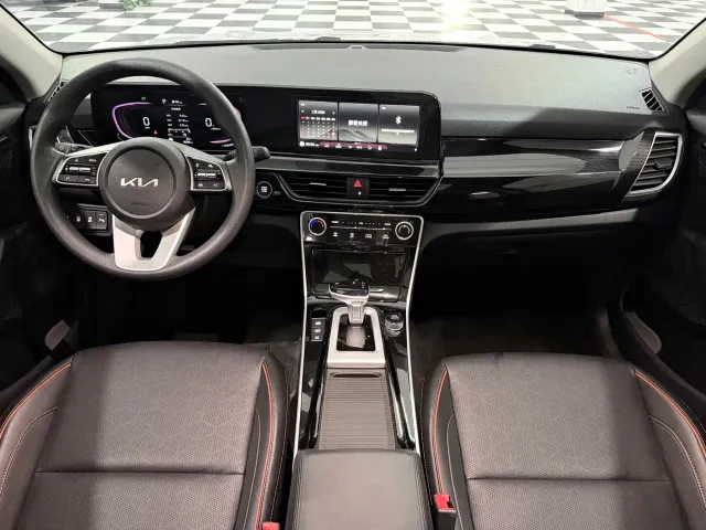 Kia Seltos — Фото автомобиля 6