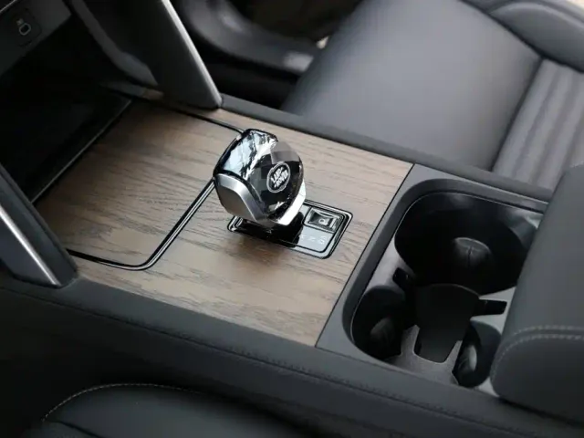 Land Rover Discovery Sport — Фото автомобиля 15