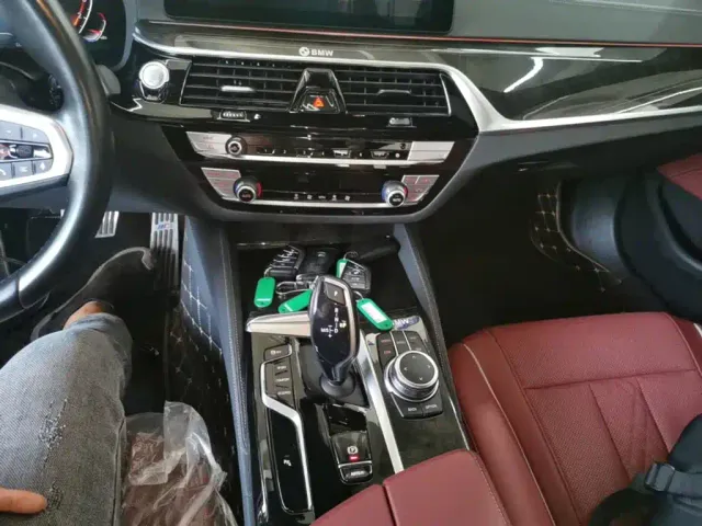 BMW 5 Series — Фото автомобиля 13