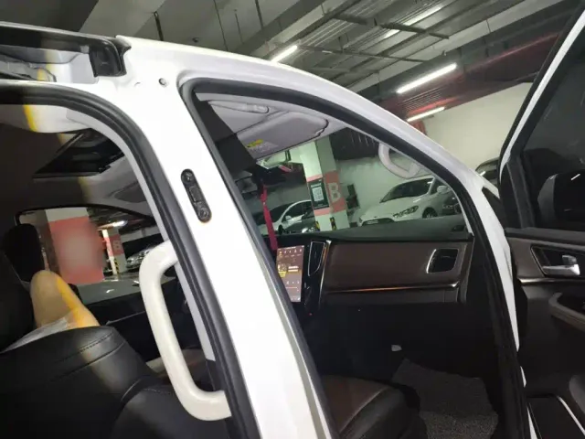 Forthing Fengxing M7 — Фото автомобиля 17