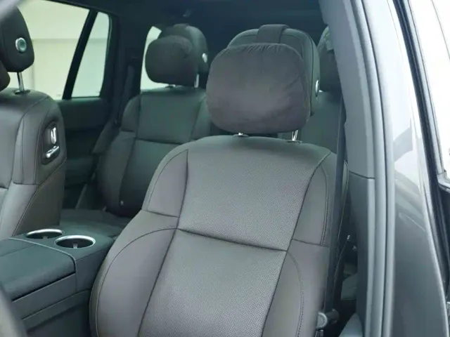 Li Auto L8 — Фото автомобиля 13