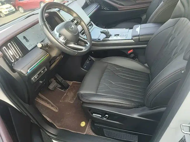 GAC Trumpchi M8 — Фото автомобиля 14
