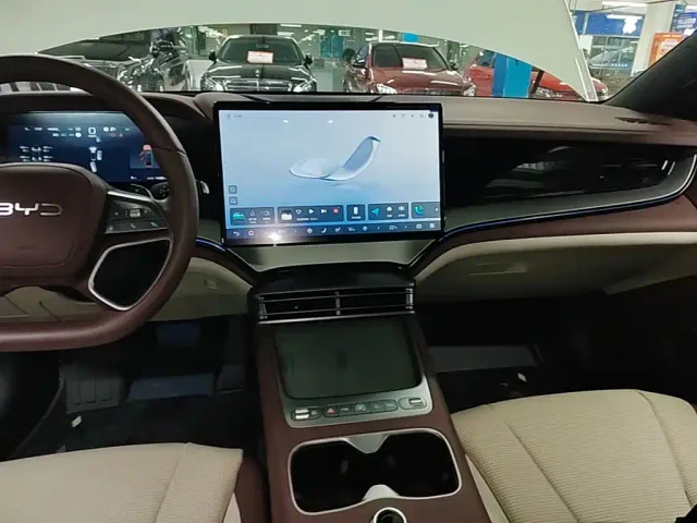 BYD Seal 07 DM-i — Фото автомобиля 12