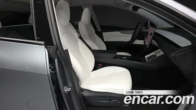 Tesla Model Y — Фото автомобиля 10