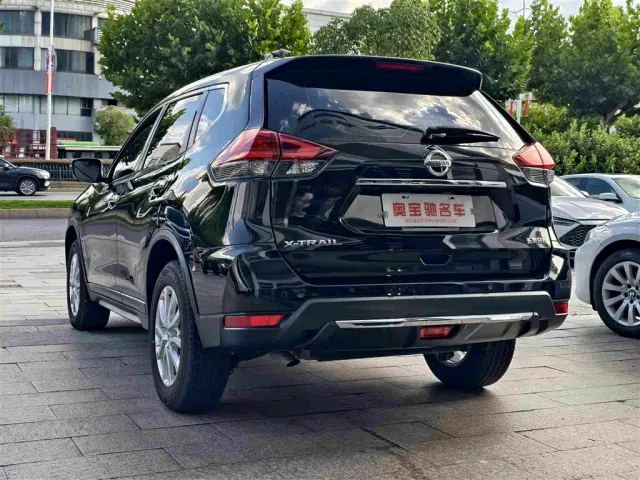 Nissan X-Trail — Фото автомобиля 12