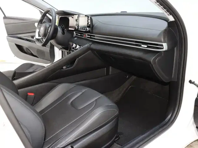 Hyundai Elantra — Фото автомобиля 8