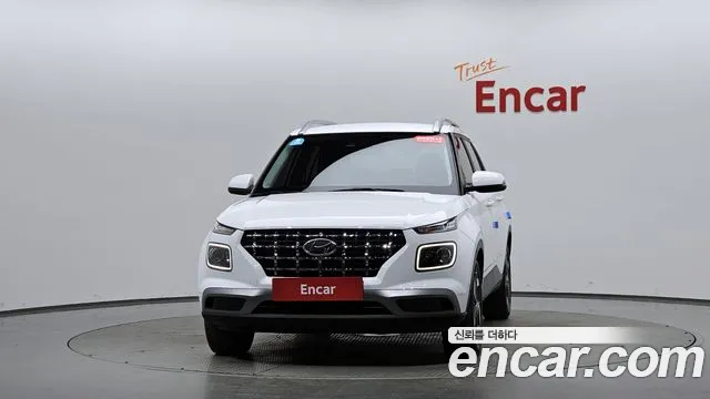 Hyundai Venue — Фото автомобиля 3