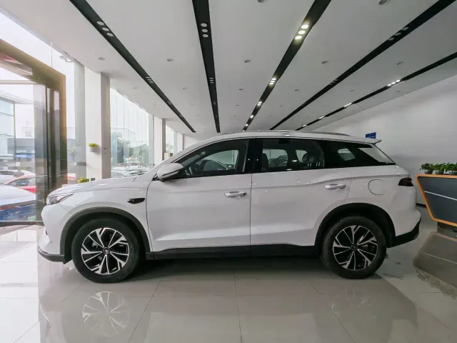 BYD Song Pro — Фото автомобиля 6