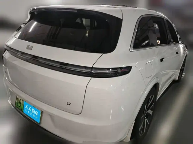 Li Auto L7 — Фото автомобиля 2
