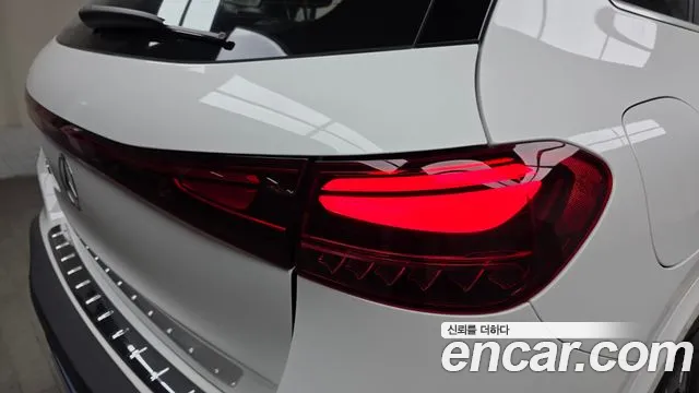 Mercedes-Benz EQA — Фото автомобиля 21