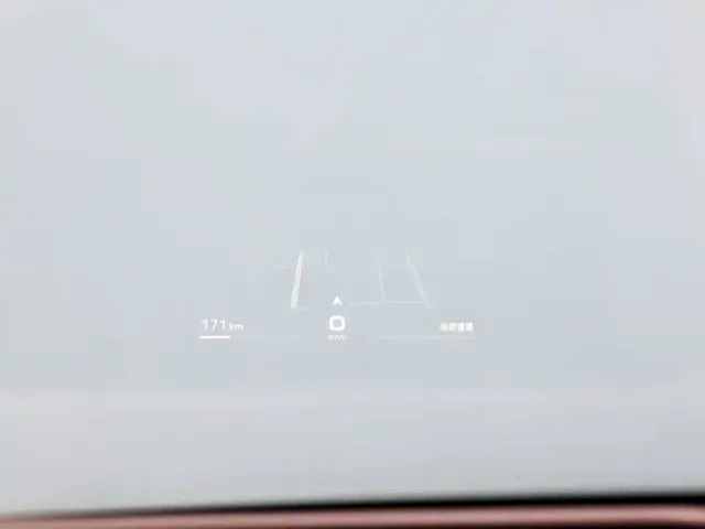Xiaomi SU7 — Фото автомобиля 23